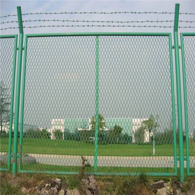 公路護欄網(wǎng)、公園隔離柵與圍墻鐵絲網(wǎng) 安全防護網(wǎng)的多樣應(yīng)用