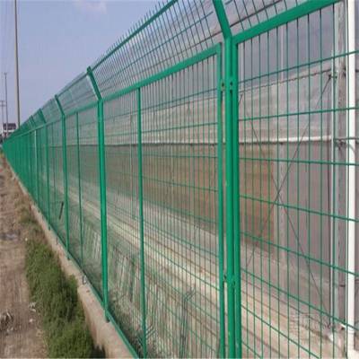 南寧公路護欄網(wǎng) 詳解1.8×3米帶邊框護欄網(wǎng)規(guī)格與應(yīng)用